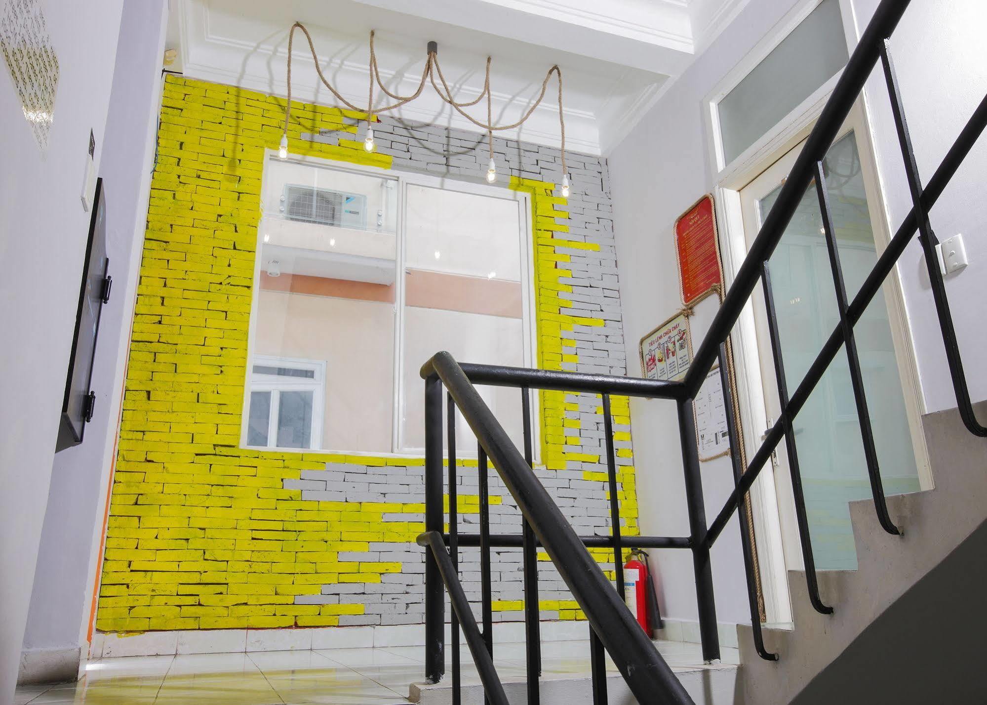 Dream Station - Saigon Hostel Хошимин Экстерьер фото