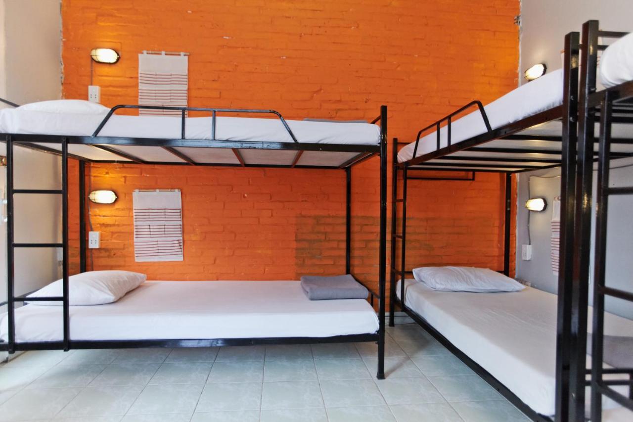 Dream Station - Saigon Hostel Хошимин Экстерьер фото