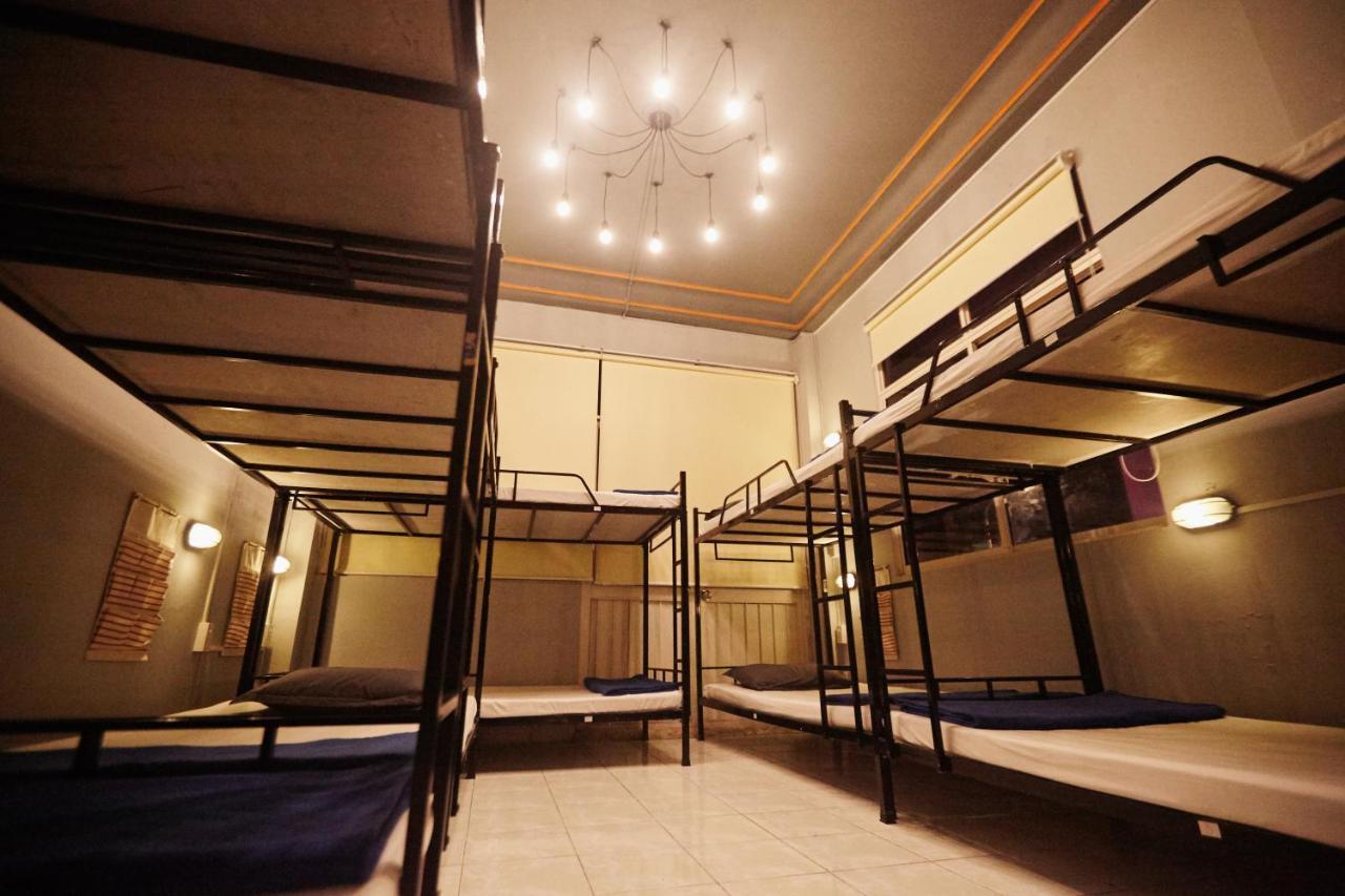 Dream Station - Saigon Hostel Хошимин Экстерьер фото